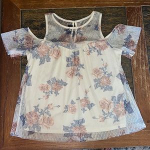 IZ Byer Peak-a boo Shoulder Floral Top size Small